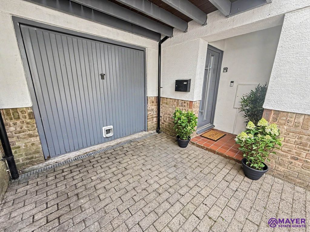 Property photo 3 of 26