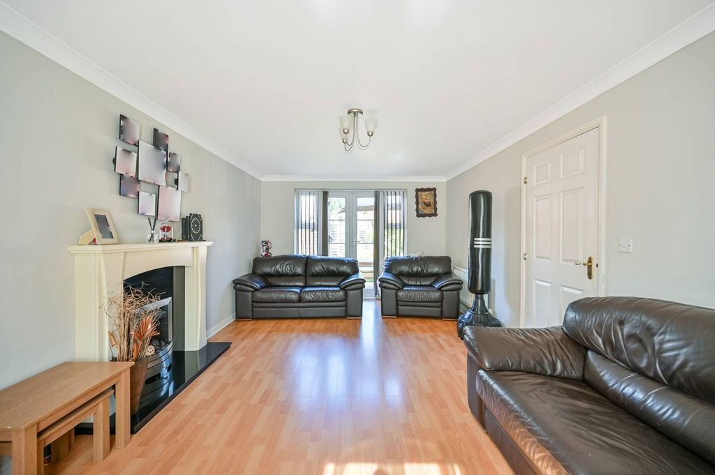 Property photo 2 of 17