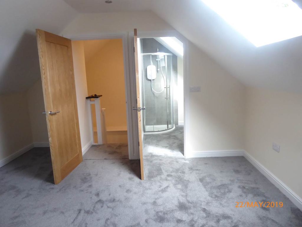 Property photo 3 of 6 001