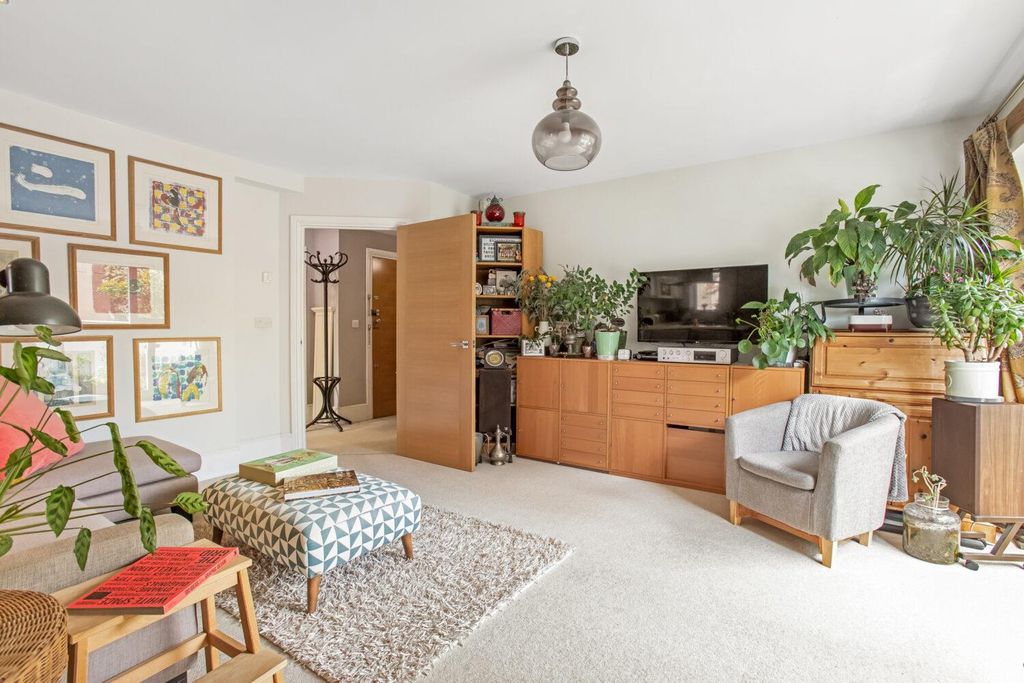 Property photo 1 of 11 3