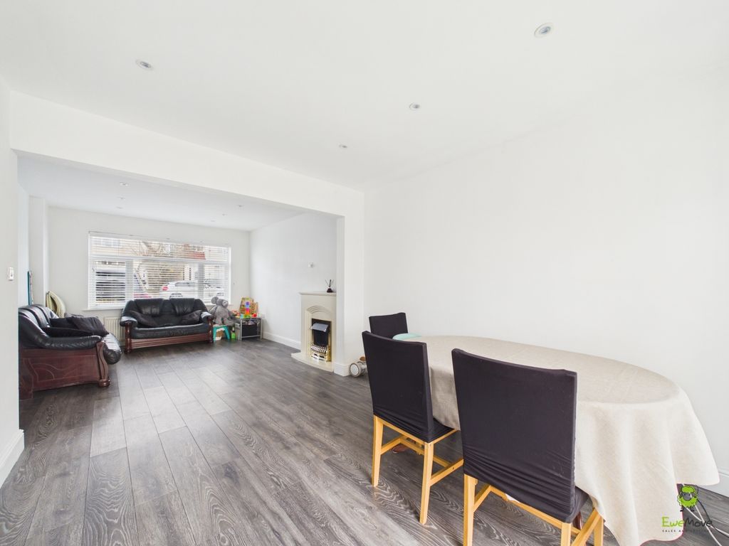 Property photo 3 of 16 Presented By Kevin At Ewemove Bexleyheath And Dart