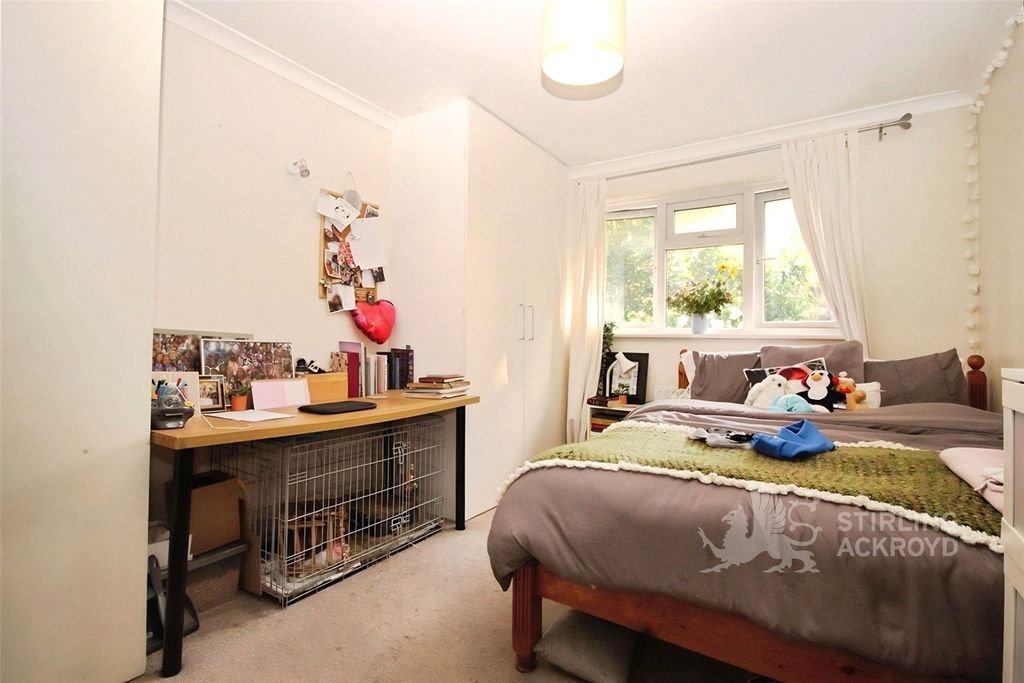 Property photo 2 of 8 Bedroom