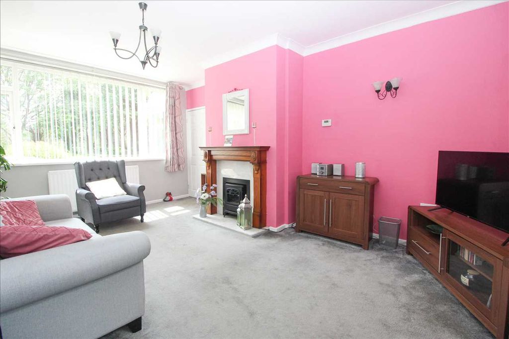 Property photo 2 of 18 Feature Photo