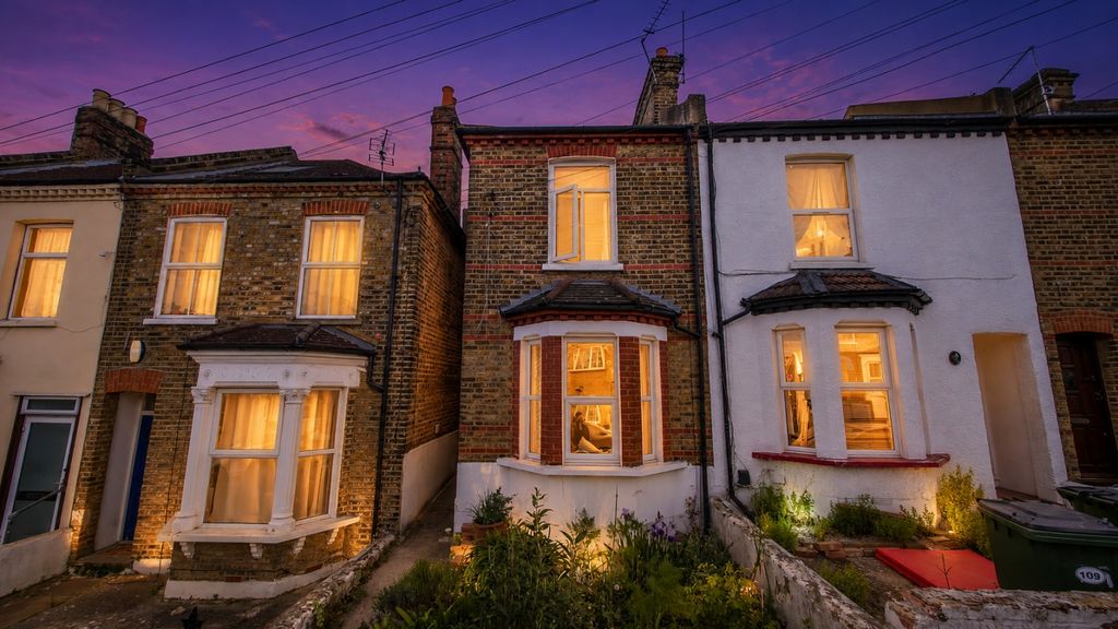 Property photo 1 of 39 8Fd22Cda-Af44-46c2-8F17-ba39c164491c