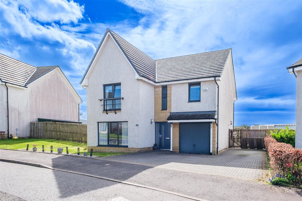 Property photo 1 of 30 Twill Crescent-3.Jpg