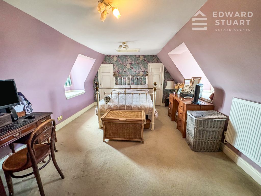 Property photo 3 of 17 Gallery