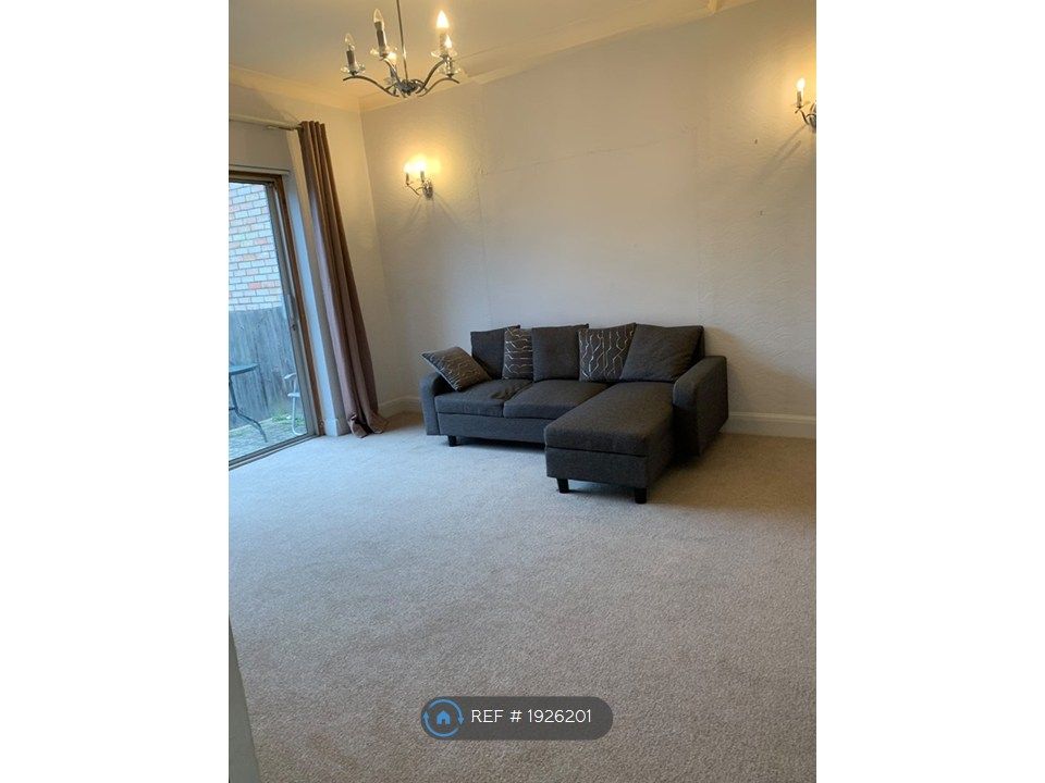 Property photo 1 of 9 Living Room