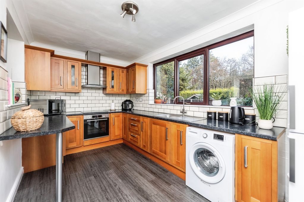 Property photo 2 of 22