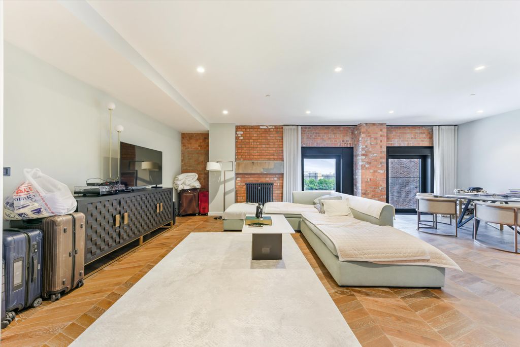 Property photo 1 of 16 Image