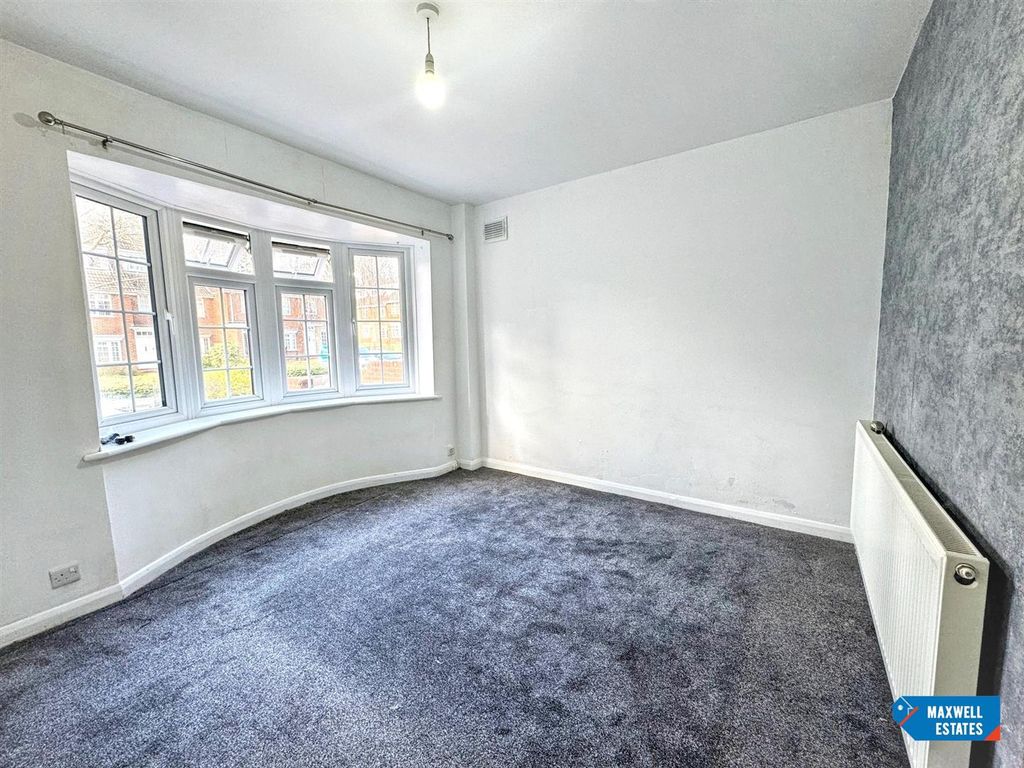 Property photo 3 of 10 3