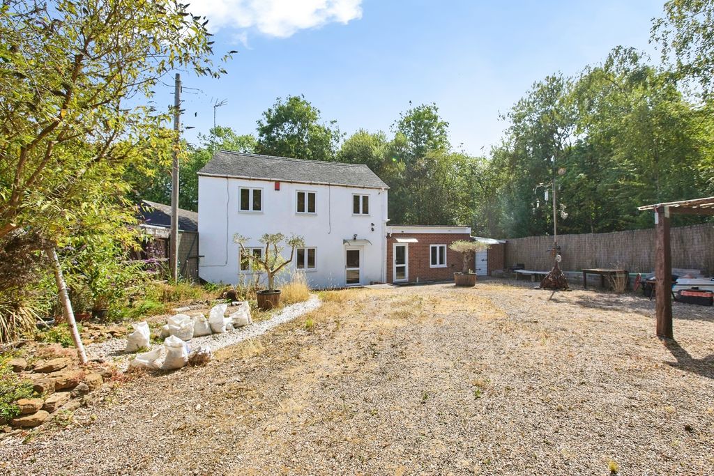 Property photo 1 of 19 Front