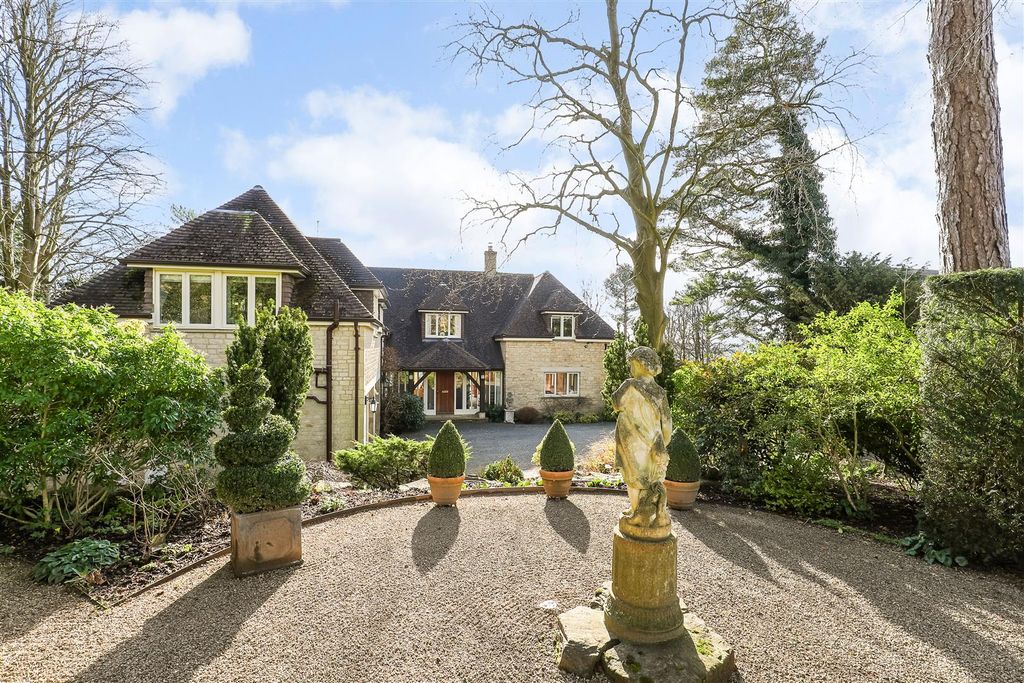 Property photo 1 of 48 Ph6_6419456.Jpg