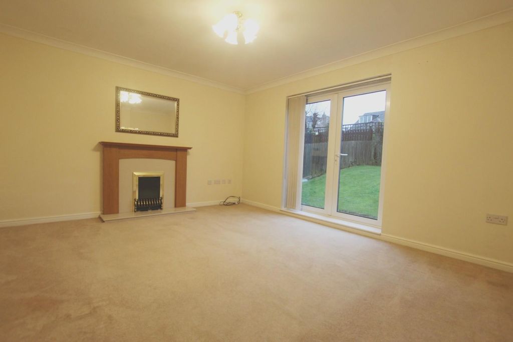 Property photo 3 of 14 Living Room