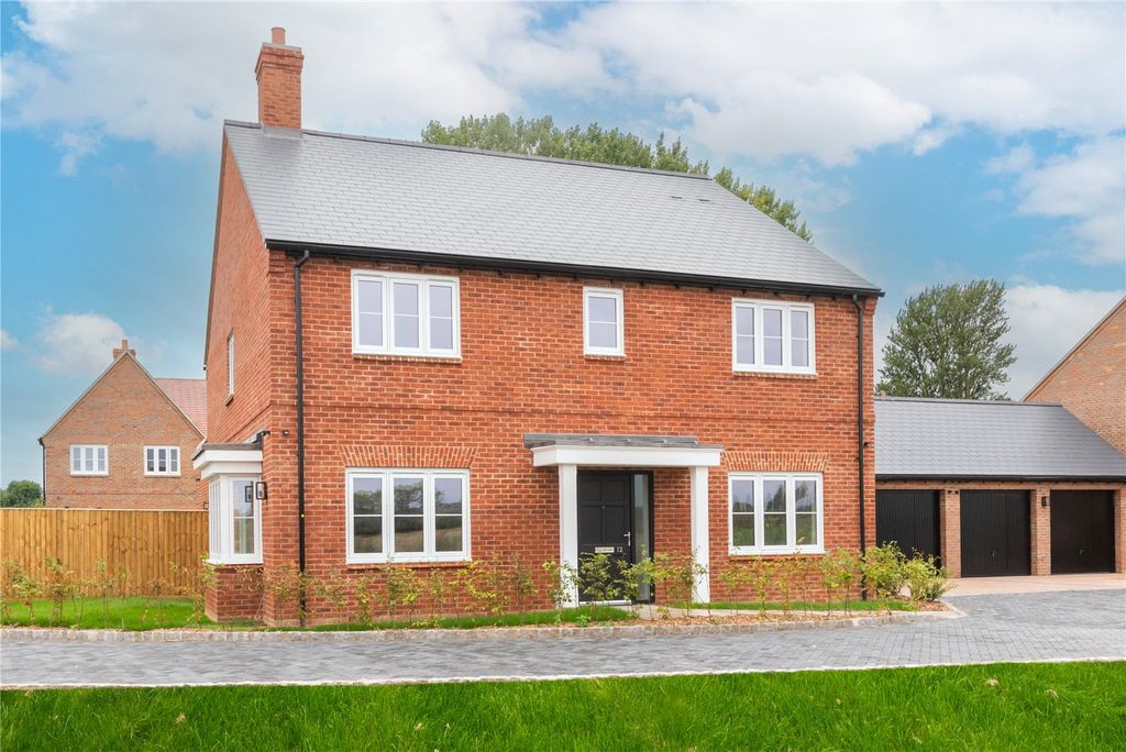 Property photo 1 of 10 Rectory Woods