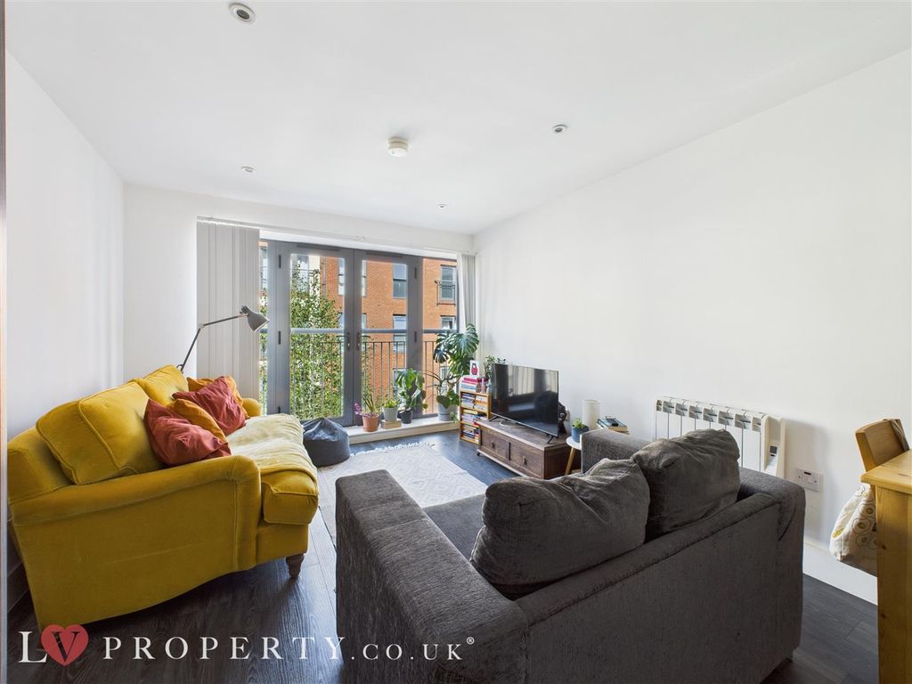 Property photo 3 of 12 Cam05016G0-Pr0103-Still002.Jpg