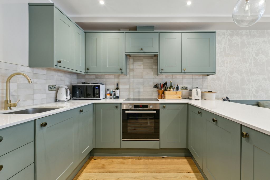 Property photo 2 of 15 Picture No. 12