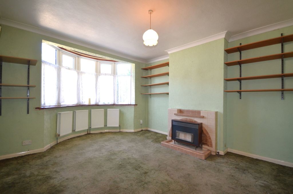 Property photo 2 of 28