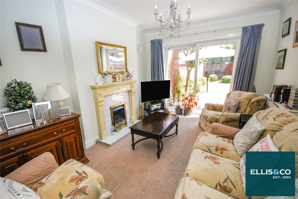 Property photo 2 of 13 Picture No. 17