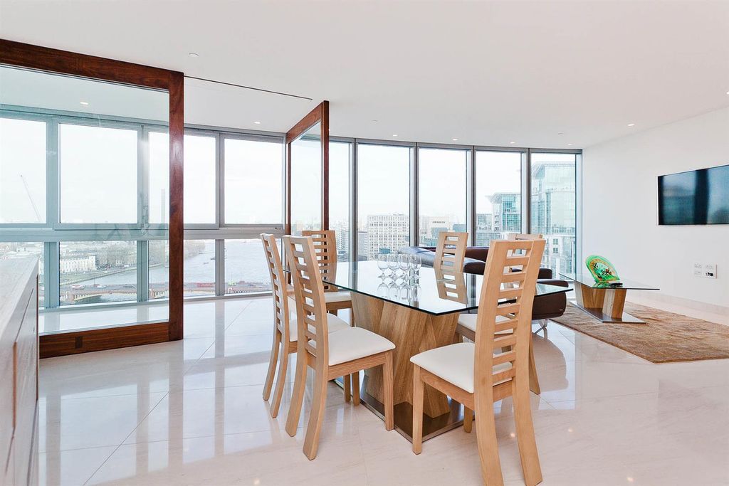Property photo 3 of 18 Dining.Jpg