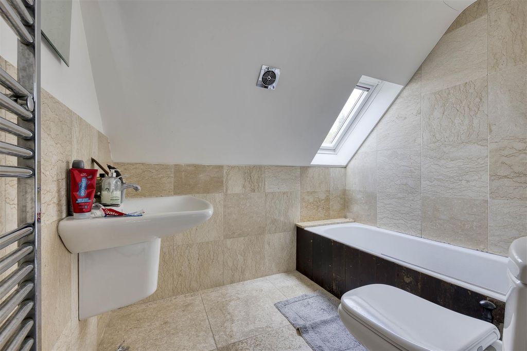 Property photo 3 of 10 Ba-5.Jpg