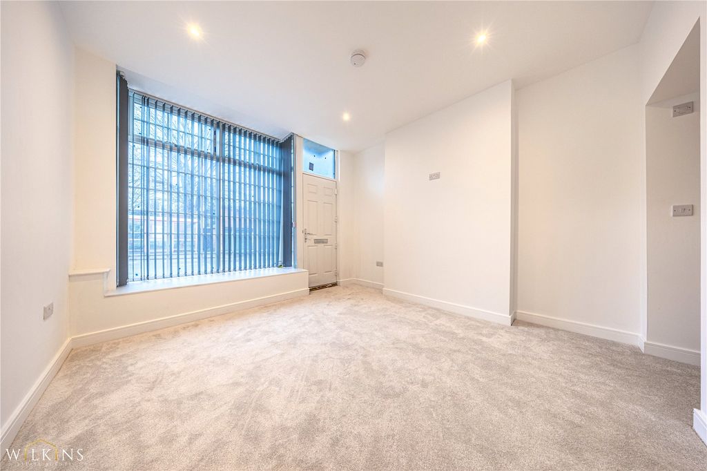 Property photo 3 of 11 Picture No. 02