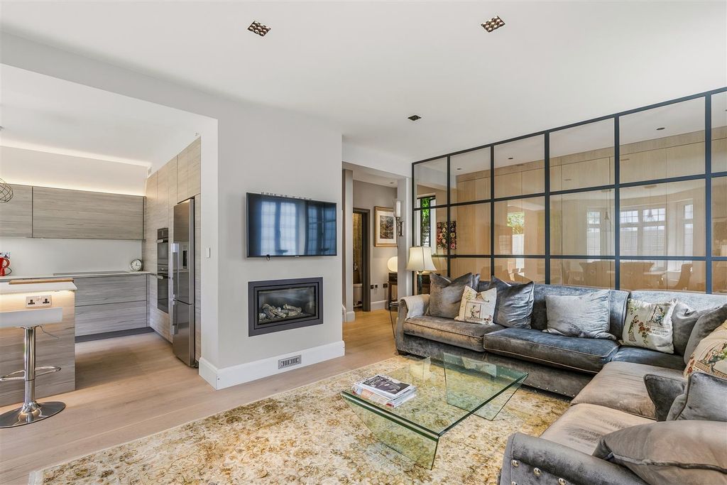 Property photo 2 of 24 Campdenhillsquare41-167.Jpg