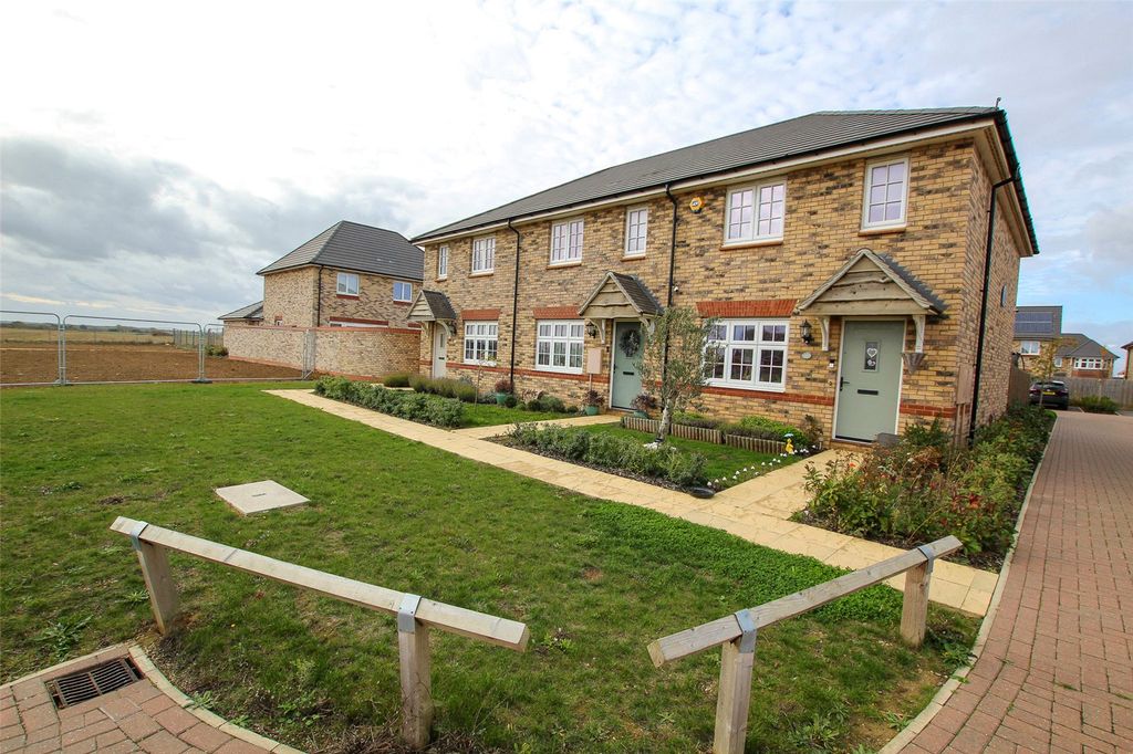 Property photo 3 of 16 Terrace.