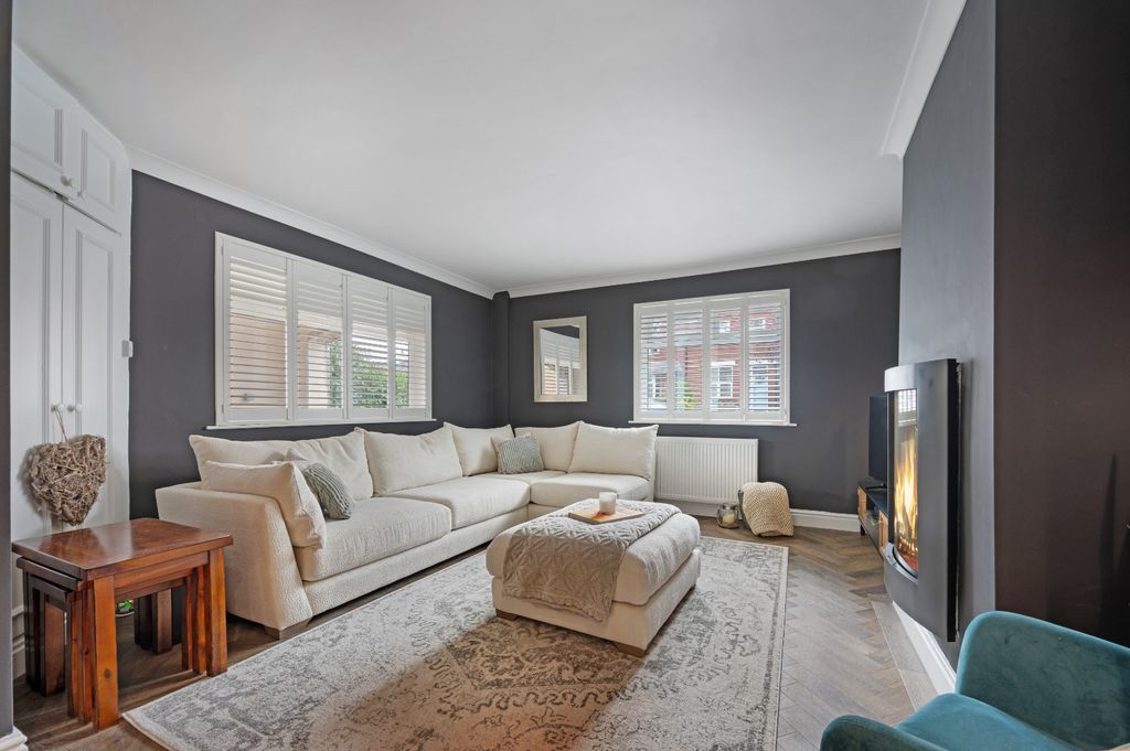 Property photo 2 of 28 3689204