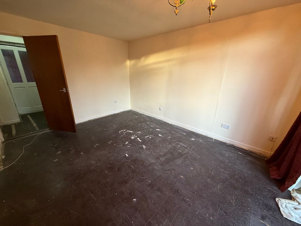 Property photo 3 of 9 Img_8603