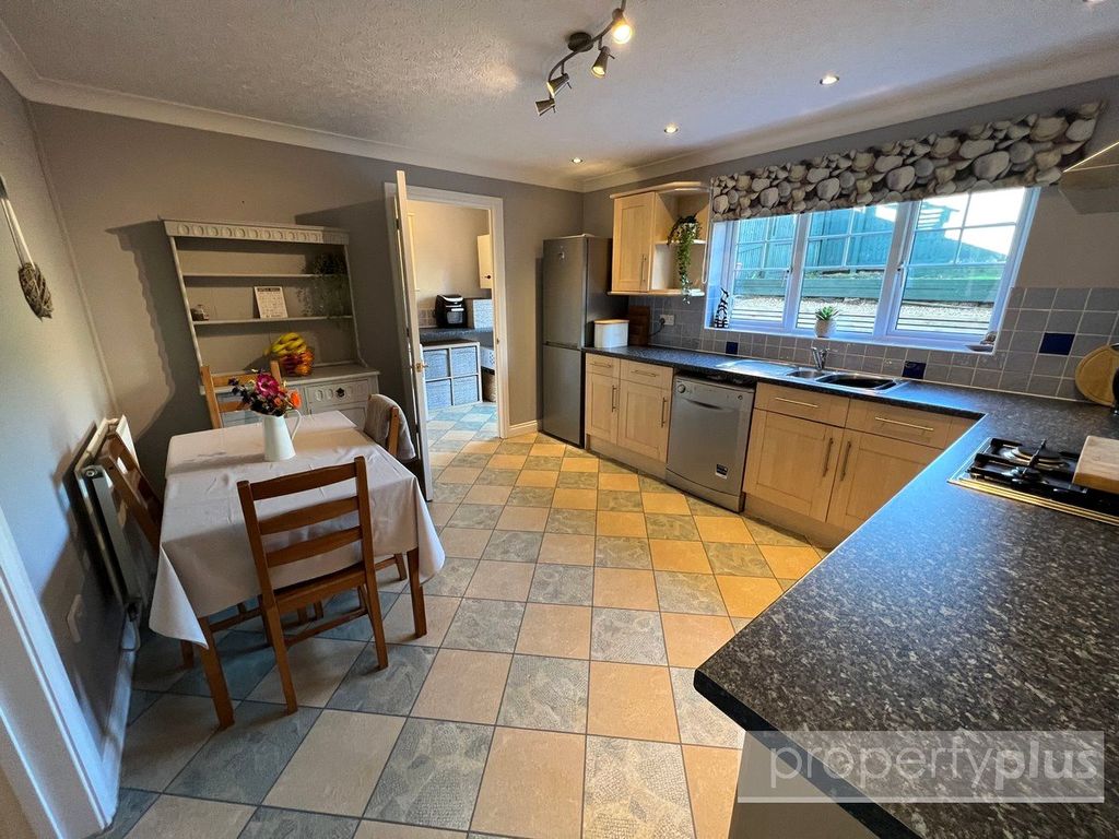 Property photo 3 of 22 Picture No. 17