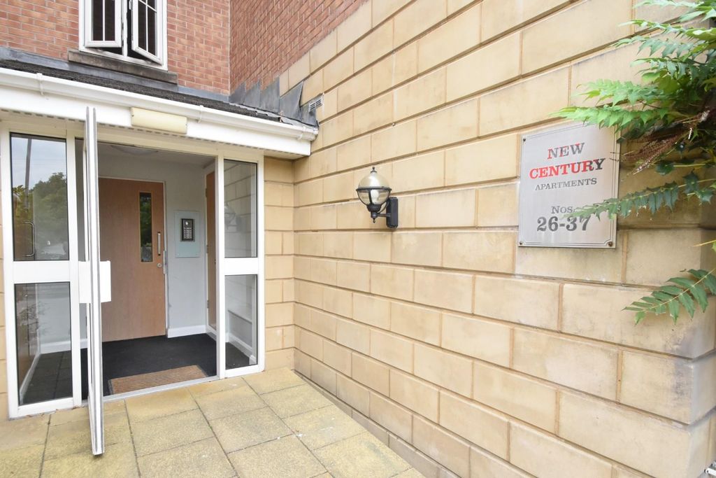 Property photo 2 of 11