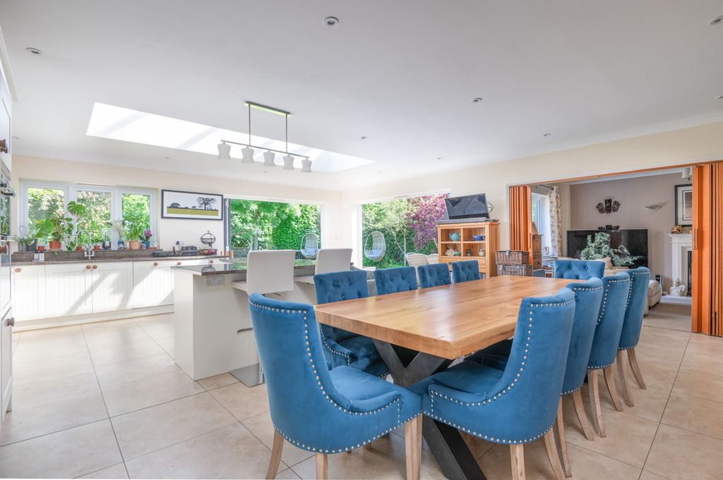 Property photo 2 of 14 Kitchen/Dining