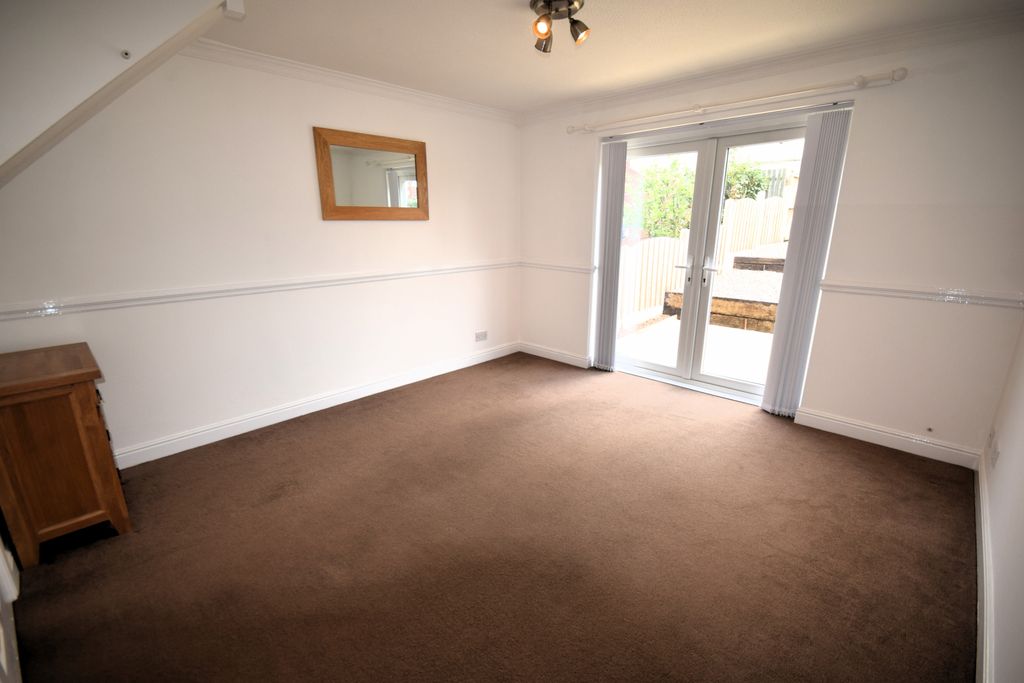 Property photo 3 of 9 Living Room