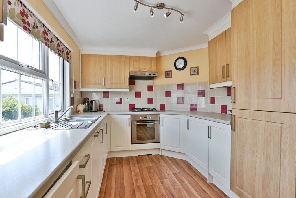 Property photo 3 of 10 Pbox-Img.Jpg