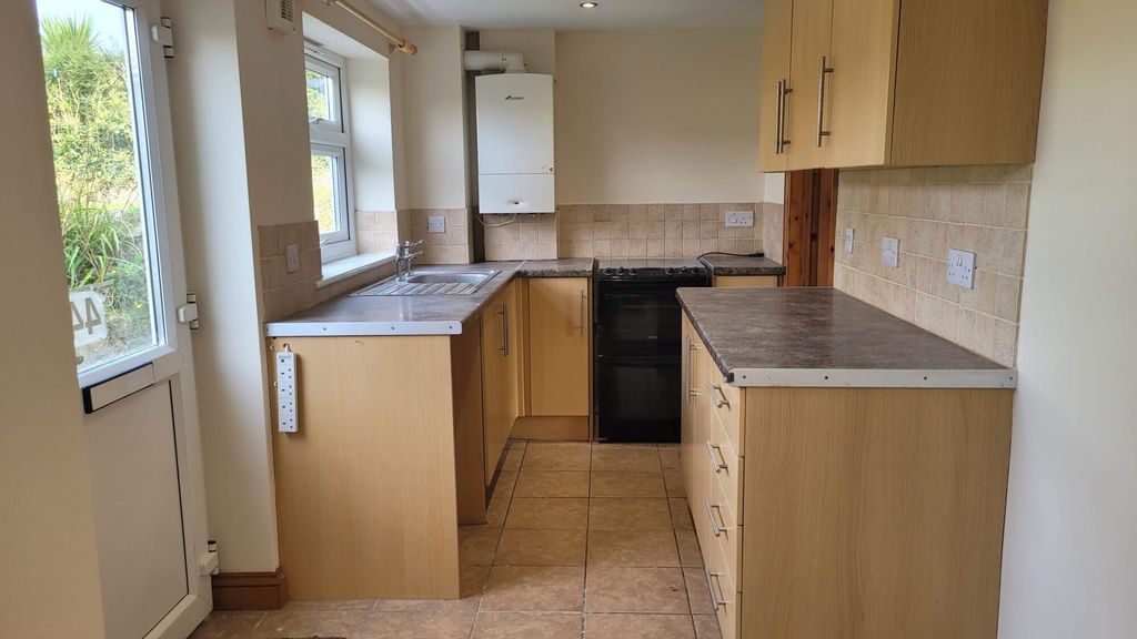 Property photo 3 of 35