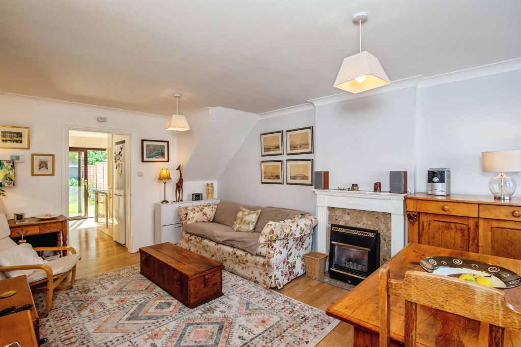 Property photo 2 of 17