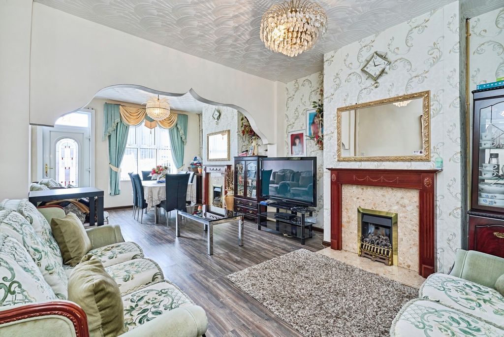 Property photo 2 of 18 Pbox-Img.Jpg