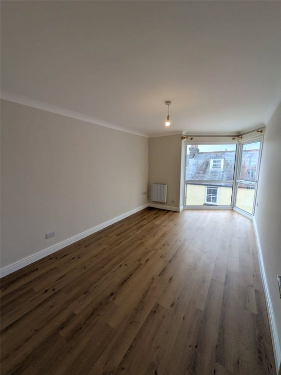 Property photo 3 of 9 Bedroom 1