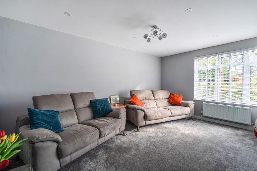 Property photo 3 of 12 Reception