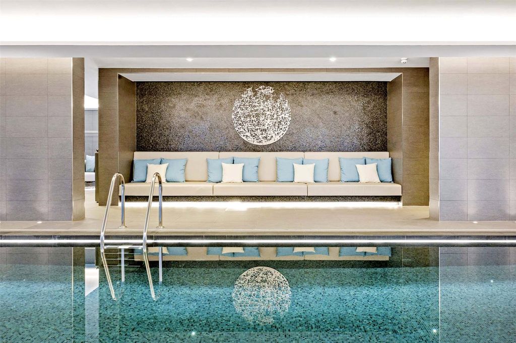 Property photo 3 of 26 Swimming Pool