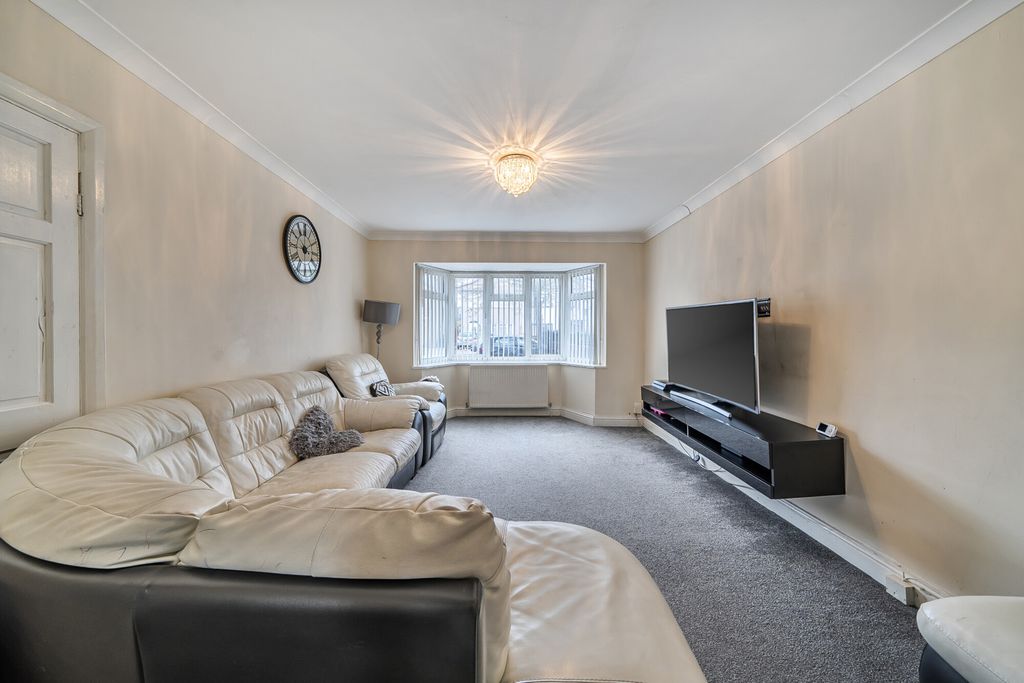 Property photo 3 of 18 1409851-17-698Dec...