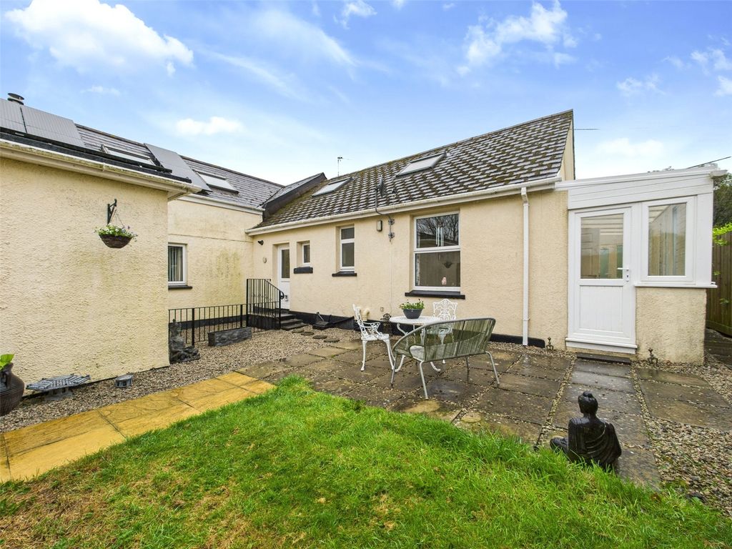 Property photo 2 of 19 Picture No. 28