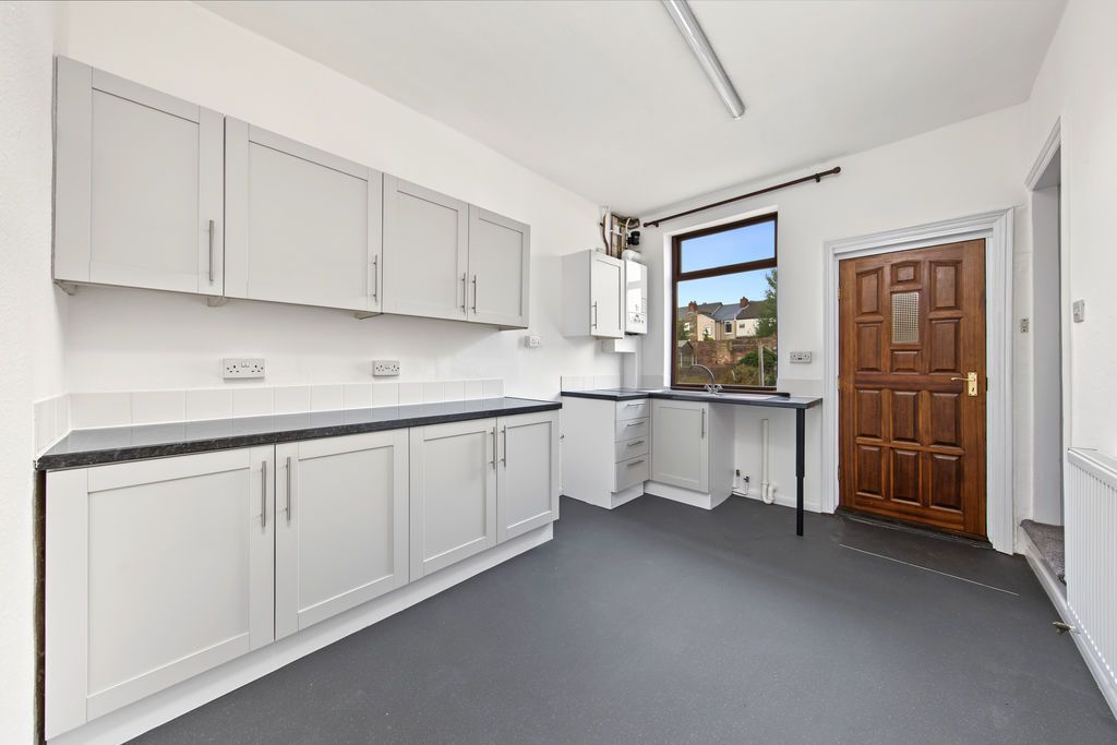 Property photo 3 of 23 Kitchen