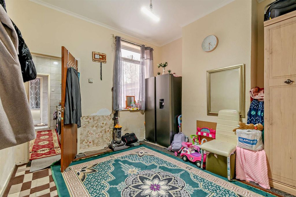 Property photo 3 of 8