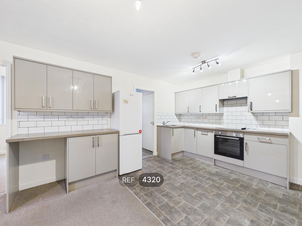 Property photo 2 of 14 Kitchen / Living Area