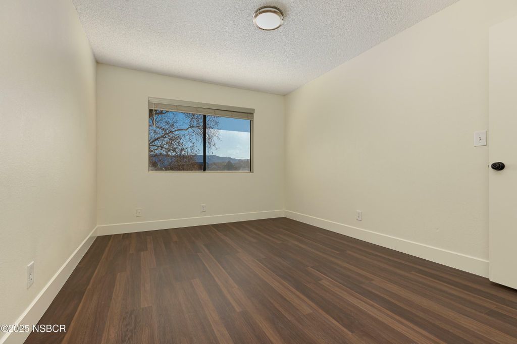 Property photo 3 of 9 <Alttext/>