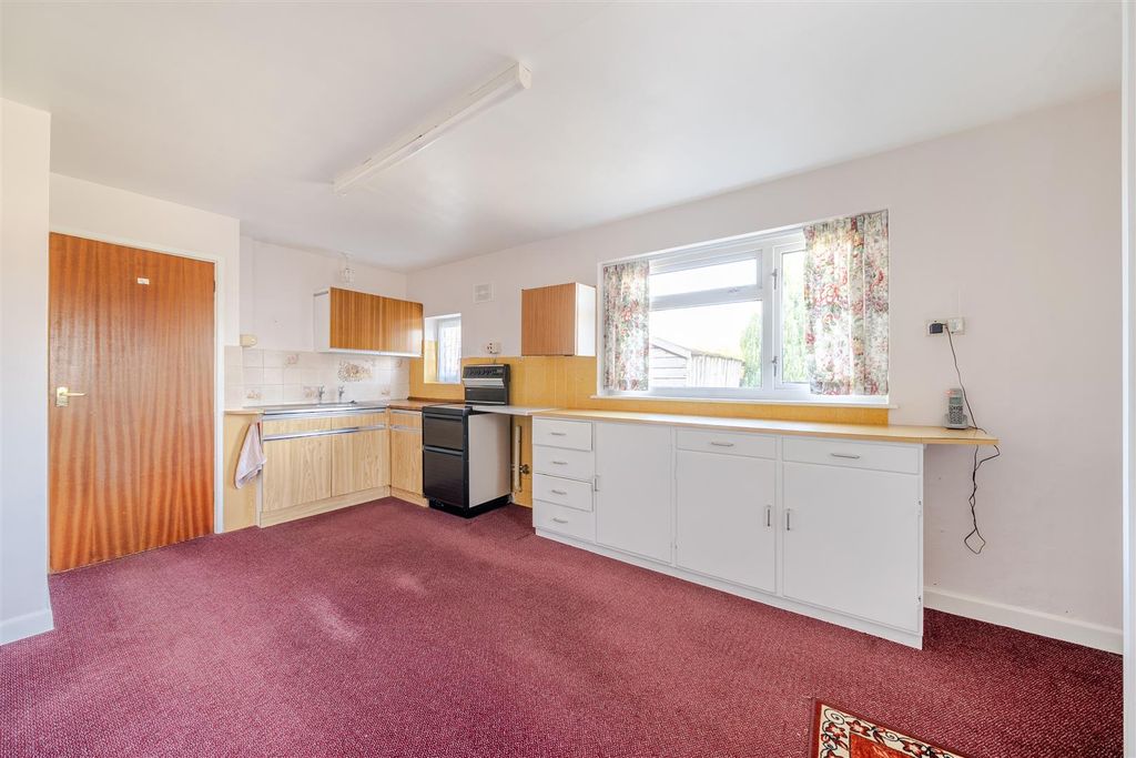 Property photo 2 of 22 Kitchen