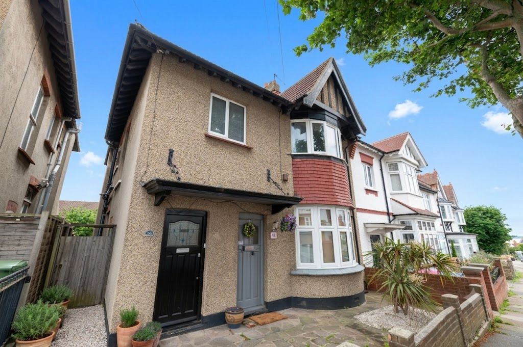 Property photo 1 of 12