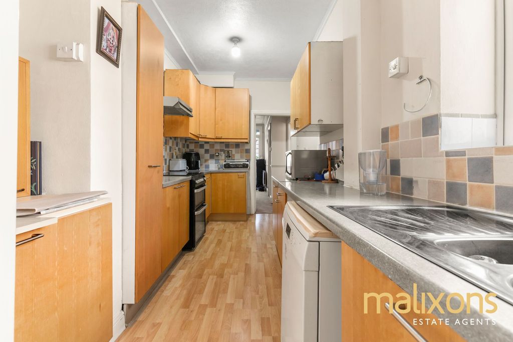 Property photo 3 of 16