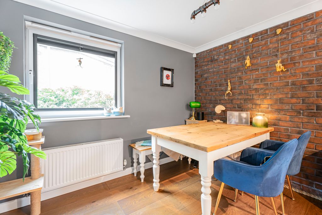Property photo 3 of 11 Reception/Kitchen